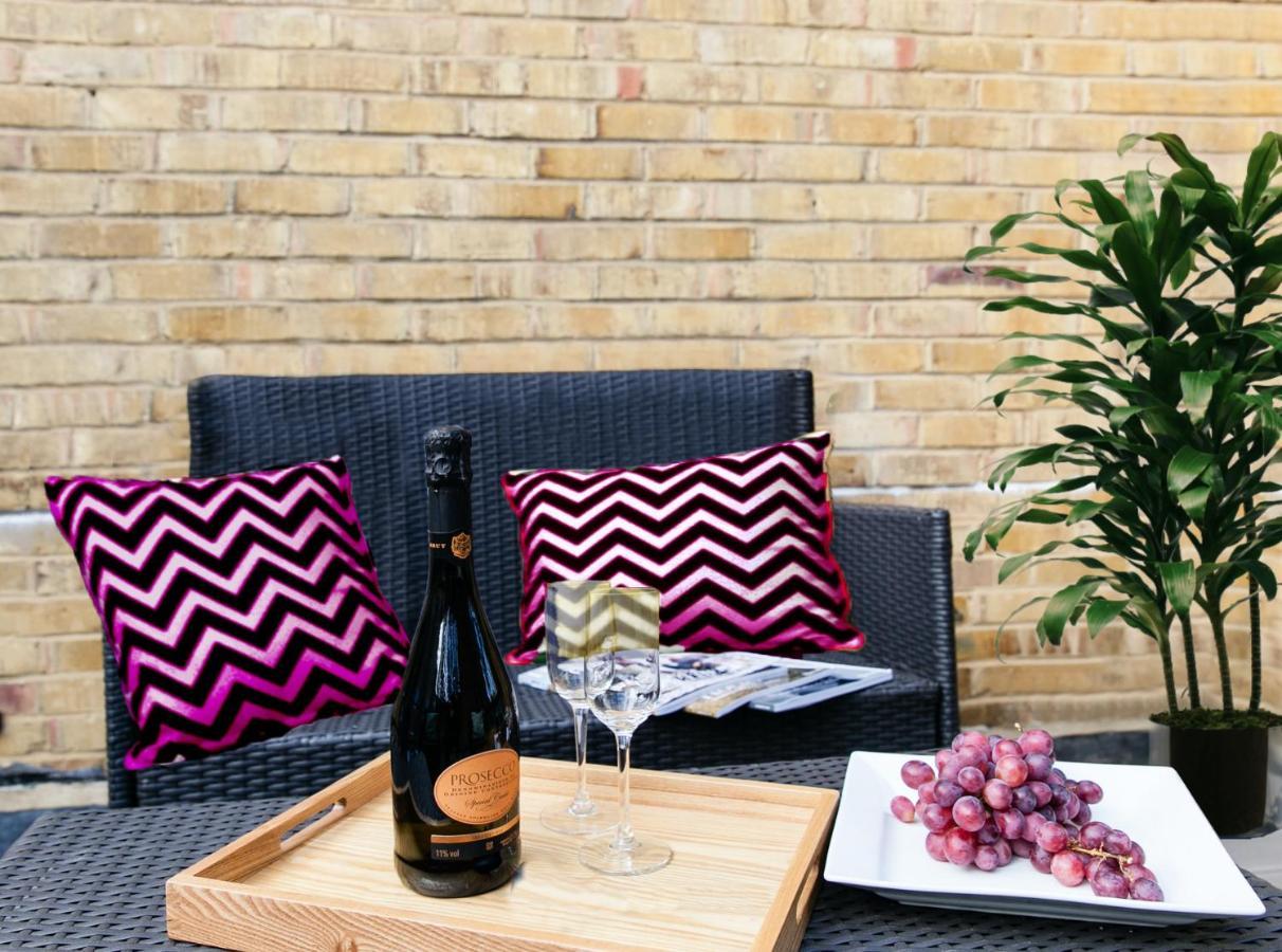 Explore The Most Exquisite West-End From A Harrods Family And Couple Home Londra Exterior foto
