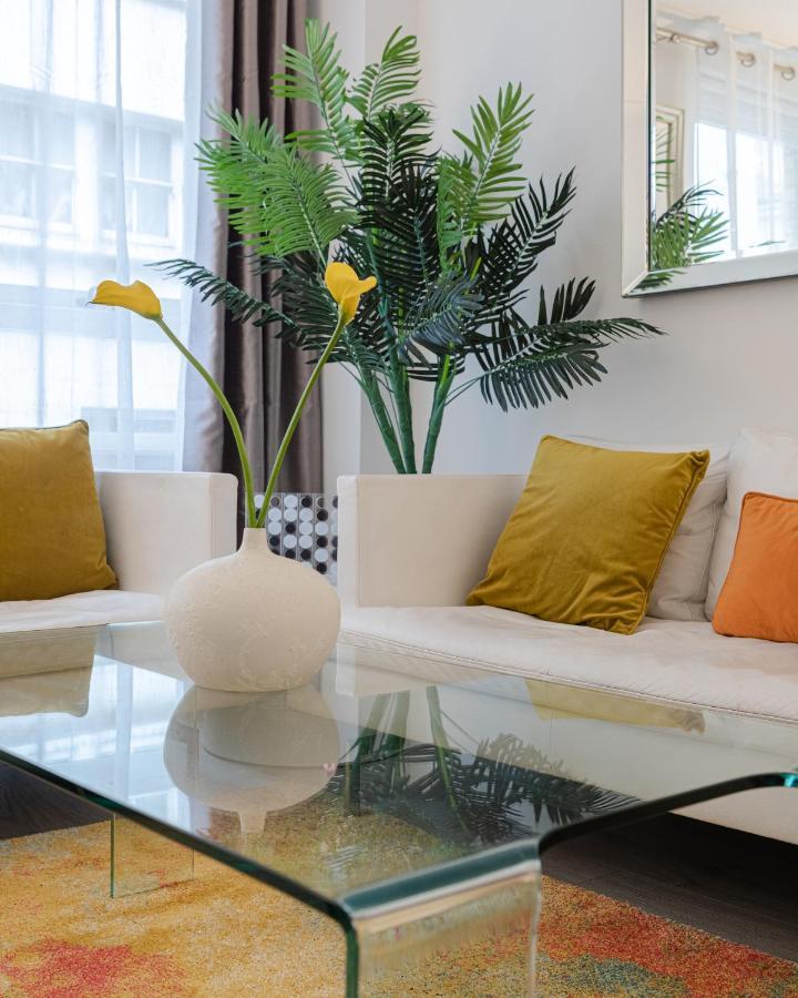Explore The Most Exquisite West-End From A Harrods Family And Couple Home Londra Exterior foto